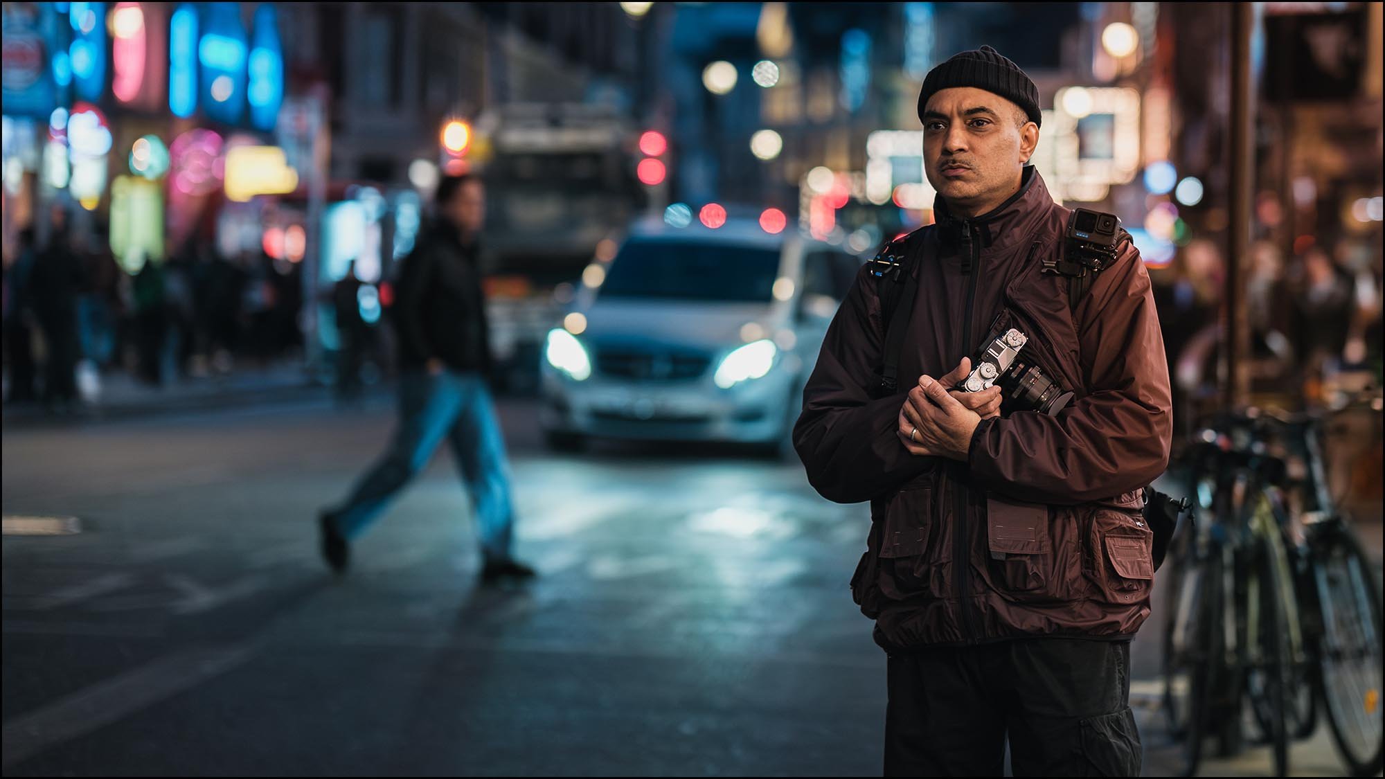 Bal surveying the streets of London at night